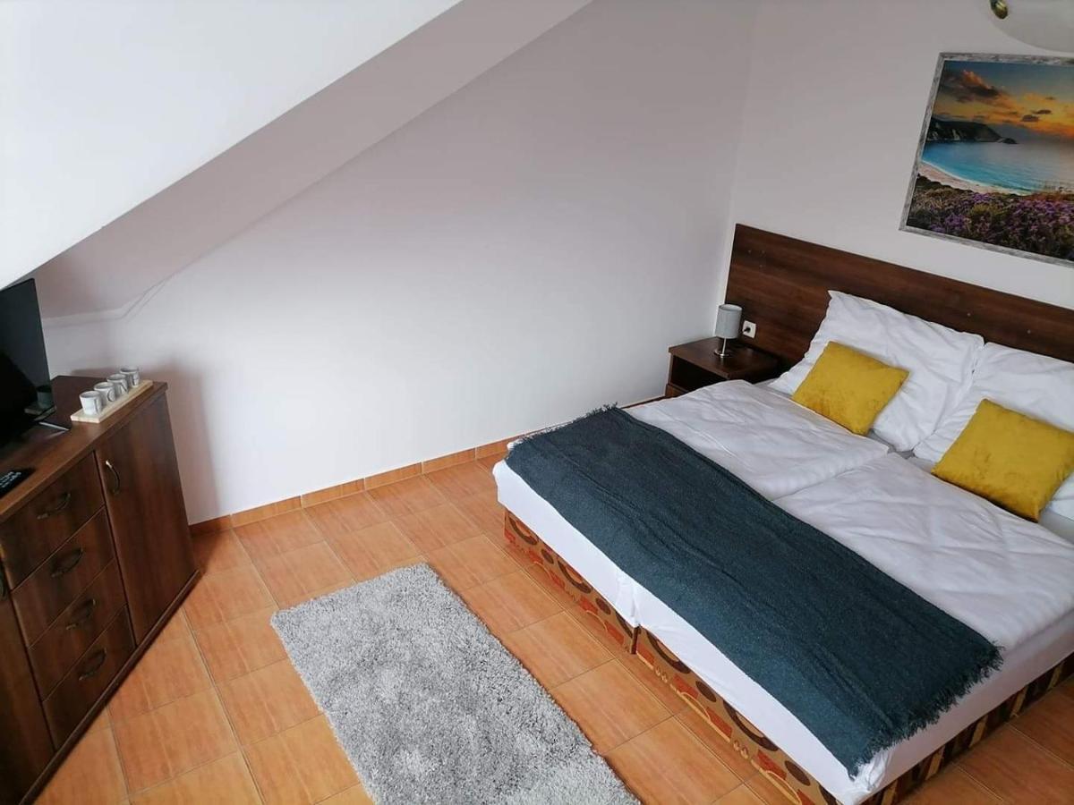 Aqua Oazis Apartman Hajduszoboszlo Luaran gambar